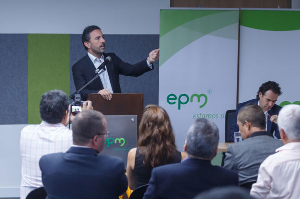 Rueda Prensa EP Rionegro
Rueda de Prensa EP Rionegro.
Fecha: Julio 10 de 2017
Para descargar esta fotografía en alta resolución, haga clic sobre la imagen hasta que la misma se despliegue en la pantalla completa; luego dé clic derecho y elija la opción "guardar imagen como". 
En caso de publicación por cualquier medio, solicitamos acompañarla del crédito: "Foto EPM"
Palabras clave: Rueda Prensa EP Rionegro