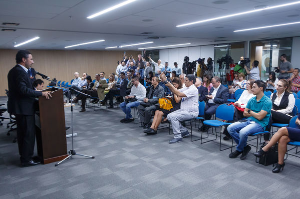 Rueda Prensa EP Rionegro
Rueda de Prensa EP Rionegro.
Fecha: Julio 10 de 2017
Para descargar esta fotografía en alta resolución, haga clic sobre la imagen hasta que la misma se despliegue en la pantalla completa; luego dé clic derecho y elija la opción "guardar imagen como". 
En caso de publicación por cualquier medio, solicitamos acompañarla del crédito: "Foto EPM"
Palabras clave: Rueda Prensa EP Rionegro