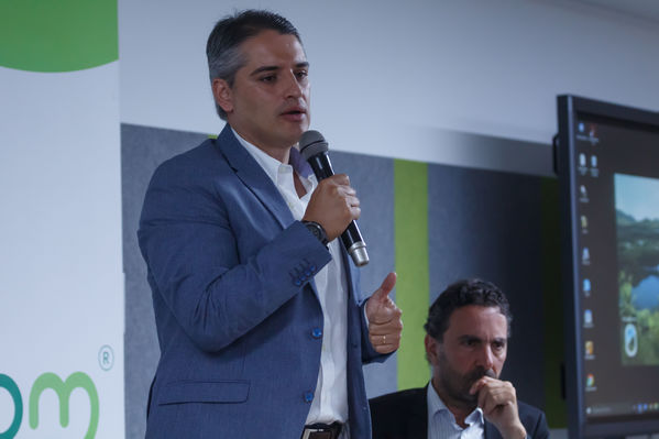 Rueda Prensa EP Rionegro
Rueda de Prensa EP Rionegro.
Fecha: Julio 10 de 2017
Para descargar esta fotografía en alta resolución, haga clic sobre la imagen hasta que la misma se despliegue en la pantalla completa; luego dé clic derecho y elija la opción "guardar imagen como". 
En caso de publicación por cualquier medio, solicitamos acompañarla del crédito: "Foto EPM"
Palabras clave: Rueda Prensa EP Rionegro