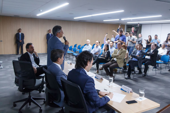 Rueda Prensa EP Rionegro
Rueda de Prensa EP Rionegro.
Fecha: Julio 10 de 2017
Para descargar esta fotografía en alta resolución, haga clic sobre la imagen hasta que la misma se despliegue en la pantalla completa; luego dé clic derecho y elija la opción "guardar imagen como". 
En caso de publicación por cualquier medio, solicitamos acompañarla del crédito: "Foto EPM"
Palabras clave: Rueda Prensa EP Rionegro