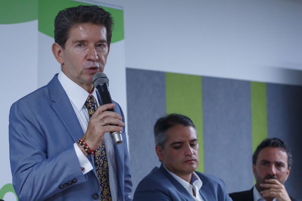 Rueda Prensa EP Rionegro
Rueda de Prensa EP Rionegro.
Fecha: Julio 10 de 2017
Para descargar esta fotografía en alta resolución, haga clic sobre la imagen hasta que la misma se despliegue en la pantalla completa; luego dé clic derecho y elija la opción "guardar imagen como". 
En caso de publicación por cualquier medio, solicitamos acompañarla del crédito: "Foto EPM"
Palabras clave: Rueda Prensa EP Rionegro