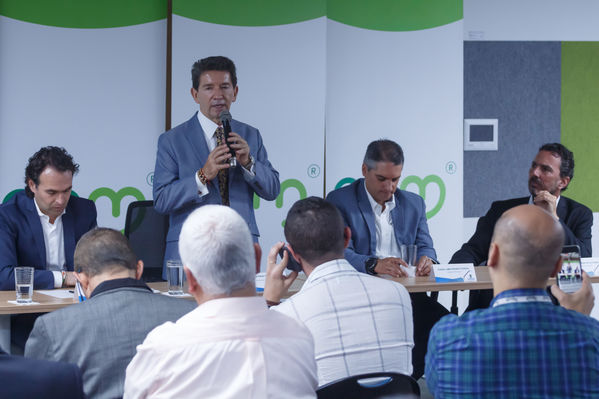 Rueda Prensa EP Rionegro
Rueda de Prensa EP Rionegro.
Fecha: Julio 10 de 2017
Para descargar esta fotografía en alta resolución, haga clic sobre la imagen hasta que la misma se despliegue en la pantalla completa; luego dé clic derecho y elija la opción "guardar imagen como". 
En caso de publicación por cualquier medio, solicitamos acompañarla del crédito: "Foto EPM"
Palabras clave: Rueda Prensa EP Rionegro