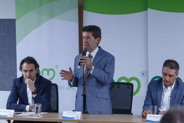 Rueda Prensa EP Rionegro
Rueda de Prensa EP Rionegro.
Fecha: Julio 10 de 2017
Para descargar esta fotografía en alta resolución, haga clic sobre la imagen hasta que la misma se despliegue en la pantalla completa; luego dé clic derecho y elija la opción "guardar imagen como". 
En caso de publicación por cualquier medio, solicitamos acompañarla del crédito: "Foto EPM"
Palabras clave: Rueda Prensa EP Rionegro