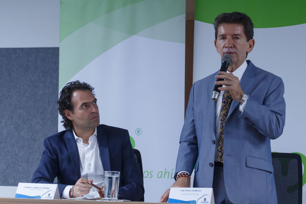 Rueda Prensa EP Rionegro
Rueda de Prensa EP Rionegro.
Fecha: Julio 10 de 2017
Para descargar esta fotografía en alta resolución, haga clic sobre la imagen hasta que la misma se despliegue en la pantalla completa; luego dé clic derecho y elija la opción "guardar imagen como". 
En caso de publicación por cualquier medio, solicitamos acompañarla del crédito: "Foto EPM"
Palabras clave: Rueda Prensa EP Rionegro
