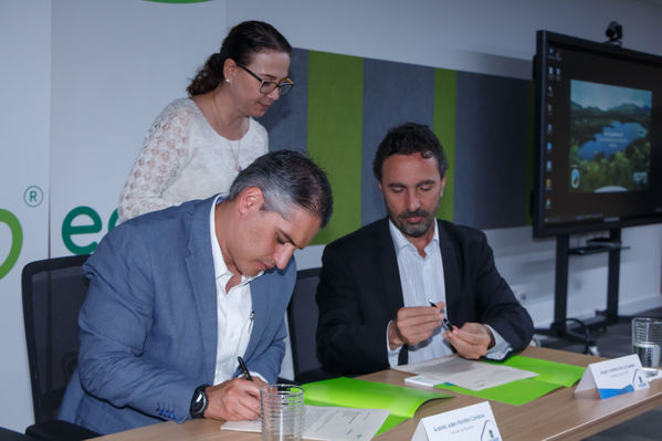 Rueda Prensa EP Rionegro
Rueda de Prensa EP Rionegro.
Fecha: Julio 10 de 2017
Para descargar esta fotografía en alta resolución, haga clic sobre la imagen hasta que la misma se despliegue en la pantalla completa; luego dé clic derecho y elija la opción "guardar imagen como". 
En caso de publicación por cualquier medio, solicitamos acompañarla del crédito: "Foto EPM"
Palabras clave: Rueda Prensa EP Rionegro