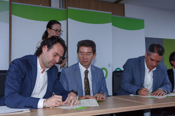 Rueda Prensa EP Rionegro
Rueda de Prensa EP Rionegro.
Fecha: Julio 10 de 2017
Para descargar esta fotografía en alta resolución, haga clic sobre la imagen hasta que la misma se despliegue en la pantalla completa; luego dé clic derecho y elija la opción "guardar imagen como". 
En caso de publicación por cualquier medio, solicitamos acompañarla del crédito: "Foto EPM"
Palabras clave: Rueda Prensa EP Rionegro