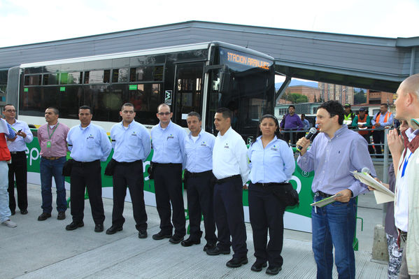 Apertura oficial de la estación de servicio U de M.
Apertura oficial de la estación de servicio U de M.
Fecha: Julio 18 de 2014
Para descargar esta fotografía en alta resolución, haga clic sobre la imagen hasta que la misma se despliegue en la pantalla completa; luego dé clic derecho y elija la opción "guardar imagen como". 
En caso de publicación por cualquier medio, solicitamos acompañarla del crédito: "Foto EPM"

Palabras clave: Apertura oficial estación servicio