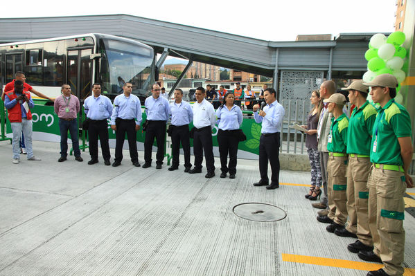 Apertura oficial de la estación de servicio U de M.
Apertura oficial de la estación de servicio U de M.
Fecha: Julio 18 de 2014
Para descargar esta fotografía en alta resolución, haga clic sobre la imagen hasta que la misma se despliegue en la pantalla completa; luego dé clic derecho y elija la opción "guardar imagen como". 
En caso de publicación por cualquier medio, solicitamos acompañarla del crédito: "Foto EPM"

Palabras clave: Apertura oficial estación servicio