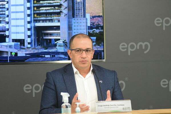RUEDA DE PRENSA EPM
RUEDA DE PRENSA EPM
Fecha: 21 JULIO 2021
Para descargar esta fotografía en alta resolución, haga clic sobre la imagen hasta que la misma se despliegue en la pantalla completa; luego dé clic derecho y elija la opción "guardar imagen como". 
En caso de publicación por cualquier medio, solicitamos acompañarla del crédito: "Foto EPM"
Palabras clave: RUEDA DE PRENSA EPM