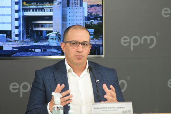 RUEDA DE PRENSA EPM
RUEDA DE PRENSA EPM
Fecha: 21 JULIO 2021
Para descargar esta fotografía en alta resolución, haga clic sobre la imagen hasta que la misma se despliegue en la pantalla completa; luego dé clic derecho y elija la opción "guardar imagen como". 
En caso de publicación por cualquier medio, solicitamos acompañarla del crédito: "Foto EPM"
Palabras clave: RUEDA DE PRENSA EPM