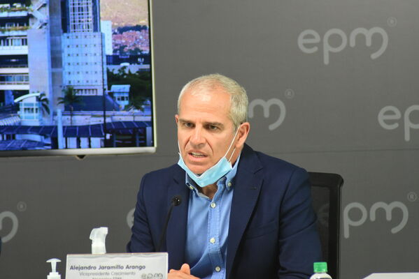 RUEDA DE PRENSA EPM
RUEDA DE PRENSA EPM
Fecha: 21 JULIO 2021
Para descargar esta fotografía en alta resolución, haga clic sobre la imagen hasta que la misma se despliegue en la pantalla completa; luego dé clic derecho y elija la opción "guardar imagen como". 
En caso de publicación por cualquier medio, solicitamos acompañarla del crédito: "Foto EPM"
Palabras clave: RUEDA DE PRENSA EPM