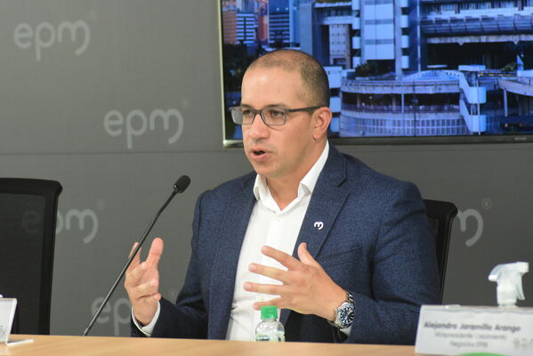 RUEDA DE PRENSA EPM
RUEDA DE PRENSA EPM
Fecha: 21 JULIO 2021
Para descargar esta fotografía en alta resolución, haga clic sobre la imagen hasta que la misma se despliegue en la pantalla completa; luego dé clic derecho y elija la opción "guardar imagen como". 
En caso de publicación por cualquier medio, solicitamos acompañarla del crédito: "Foto EPM"
Palabras clave: RUEDA DE PRENSA EPM