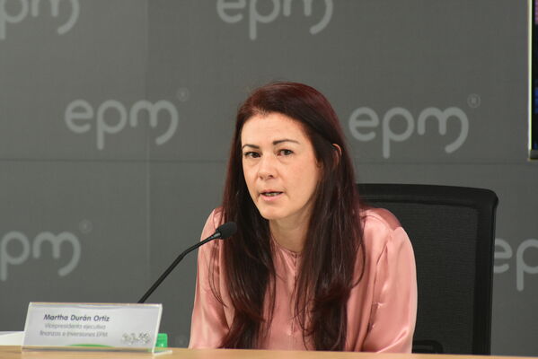 RUEDA DE PRENSA EPM
RUEDA DE PRENSA EPM
Fecha: 21 JULIO 2021
Para descargar esta fotografía en alta resolución, haga clic sobre la imagen hasta que la misma se despliegue en la pantalla completa; luego dé clic derecho y elija la opción "guardar imagen como". 
En caso de publicación por cualquier medio, solicitamos acompañarla del crédito: "Foto EPM"
Palabras clave: RUEDA DE PRENSA EPM
