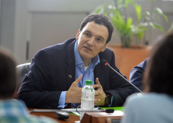 Rueda de Prensa EPM-UNE-MILLICOM
Rueda de Prensa EPM-UNE-MILLICOM
Fecha: Julio 22  de 2013. 
Para descargar esta fotografía en alta resolución, haga clic sobre la imagen hasta que la misma se despliegue en la pantalla completa; luego dé clic derecho y elija la opción "guardar imagen como". 
En caso de publicación por cualquier medio, solicitamos acompañarla del crédito: "Cortesía EPM".
Palabras clave: Rueda  Prensa EPM UNE MILLICOM