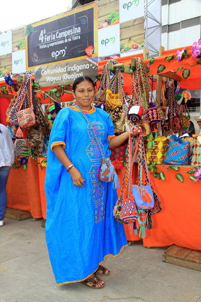 Feria Campesina “Frutos y expresiones de mi tierra”
Feria Campesina “Frutos y expresiones de mi tierra”
Fecha: Julio 5  de 2013. 
Para descargar esta fotografía en alta resolución, haga clic sobre la imagen hasta que la misma se despliegue en la pantalla completa; luego dé clic derecho y elija la opción "guardar imagen como". 
En caso de publicación por cualquier medio, solicitamos acompañarla del crédito: "Cortesía EPM".
Palabras clave: Feria Campesina Frutos expresiones tierra