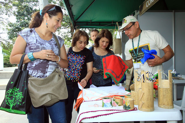 Feria Campesina “Frutos y expresiones de mi tierra”
Palabras clave: Feria Campesina Frutos expresiones tierra