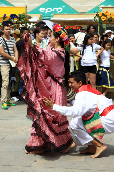 Feria Campesina “Frutos y expresiones de mi tierra”
Feria Campesina “Frutos y expresiones de mi tierra”
Fecha: Julio 5  de 2013. 
Para descargar esta fotografía en alta resolución, haga clic sobre la imagen hasta que la misma se despliegue en la pantalla completa; luego dé clic derecho y elija la opción "guardar imagen como". 
En caso de publicación por cualquier medio, solicitamos acompañarla del crédito: "Cortesía EPM".
Palabras clave: Feria Campesina Frutos expresiones tierra