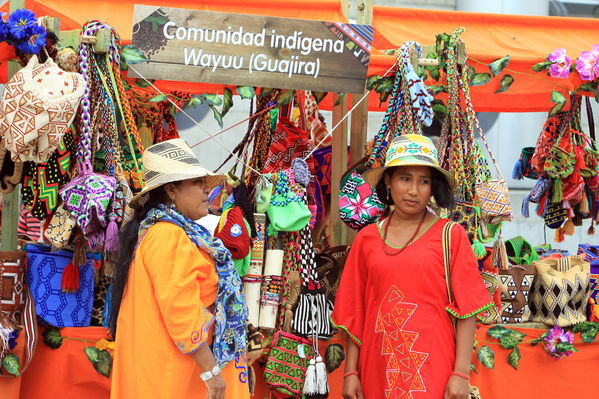 Feria Campesina “Frutos y expresiones de mi tierra”
Feria Campesina “Frutos y expresiones de mi tierra”
Fecha: Julio 5  de 2013. 
Para descargar esta fotografía en alta resolución, haga clic sobre la imagen hasta que la misma se despliegue en la pantalla completa; luego dé clic derecho y elija la opción "guardar imagen como". 
En caso de publicación por cualquier medio, solicitamos acompañarla del crédito: "Cortesía EPM".
Palabras clave: Feria Campesina Frutos expresiones tierra