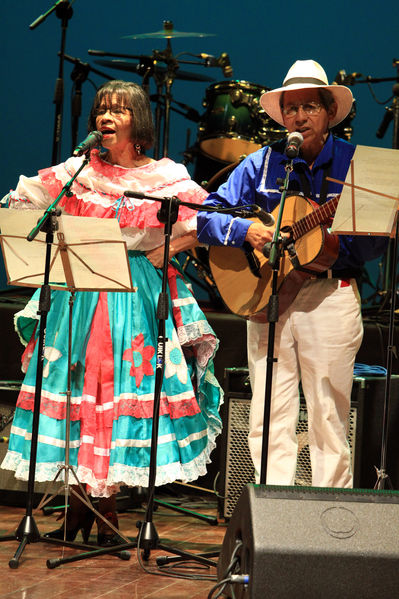  Festival Cultural Intercomunas EPM
 Festival Cultural Intercomunas EPM
Fecha: Julio 6  de 2013. Lugar: Teatro Pablo Tobón Uribe
Para descargar esta fotografía en alta resolución, haga clic sobre la imagen hasta que la misma se despliegue en la pantalla completa; luego dé clic derecho y elija la opción "guardar imagen como". 
En caso de publicación por cualquier medio, solicitamos acompañarla del crédito: "Cortesía EPM".
Palabras clave: Festival Cultural Intercomunas EPM