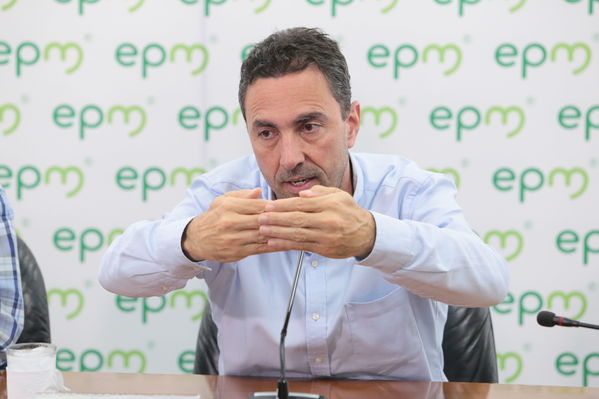 Rueda prensa evolución contingencia proyecto hidroeléctrico Ituango
Rueda de prensa evolución contingencia proyecto hidroeléctrico Ituango
Fecha: 20 Junio 2018.
Para descargar esta fotografía en alta resolución, haga clic sobre la imagen hasta que la misma se despliegue en la pantalla completa; luego dé clic derecho y elija la opción "guardar imagen como". 
En caso de publicación por cualquier medio, solicitamos acompañarla del crédito: "Foto EPM"
Palabras clave: Rueda prensa evolución contingencia proyecto hidroeléctrico Ituango