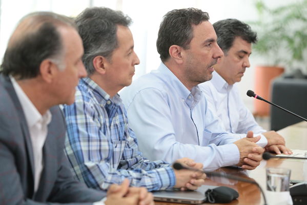 Rueda prensa evolución contingencia proyecto hidroeléctrico Ituango
Rueda de prensa evolución contingencia proyecto hidroeléctrico Ituango
Fecha: 20 Junio 2018.
Para descargar esta fotografía en alta resolución, haga clic sobre la imagen hasta que la misma se despliegue en la pantalla completa; luego dé clic derecho y elija la opción "guardar imagen como". 
En caso de publicación por cualquier medio, solicitamos acompañarla del crédito: "Foto EPM"
Palabras clave: Rueda prensa evolución contingencia proyecto hidroeléctrico Ituango