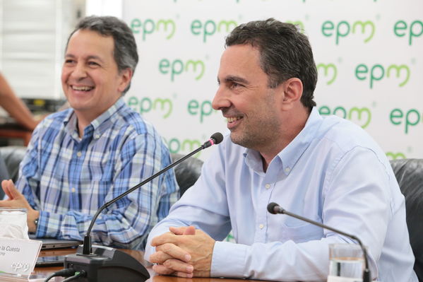 Rueda prensa evolución contingencia proyecto hidroeléctrico Ituango
Rueda de prensa evolución contingencia proyecto hidroeléctrico Ituango
Fecha: 20 Junio 2018.
Para descargar esta fotografía en alta resolución, haga clic sobre la imagen hasta que la misma se despliegue en la pantalla completa; luego dé clic derecho y elija la opción "guardar imagen como". 
En caso de publicación por cualquier medio, solicitamos acompañarla del crédito: "Foto EPM"
Palabras clave: Rueda prensa evolución contingencia proyecto hidroeléctrico Ituango