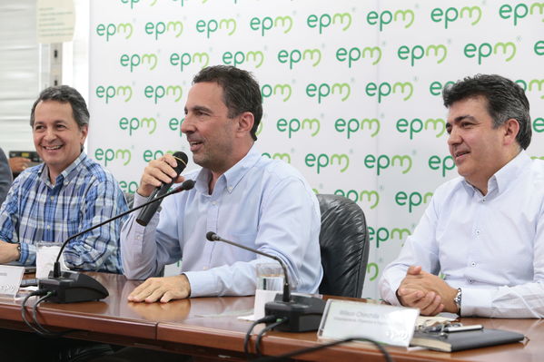 Rueda prensa evolución contingencia proyecto hidroeléctrico Ituango
Rueda de prensa evolución contingencia proyecto hidroeléctrico Ituango
Fecha: 20 Junio 2018.
Para descargar esta fotografía en alta resolución, haga clic sobre la imagen hasta que la misma se despliegue en la pantalla completa; luego dé clic derecho y elija la opción "guardar imagen como". 
En caso de publicación por cualquier medio, solicitamos acompañarla del crédito: "Foto EPM"
Palabras clave: Rueda prensa evolución contingencia proyecto hidroeléctrico Ituango