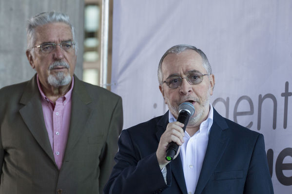 Homenaje a trabajadores de la Central Guatapé
Homenaje a trabajadores de la Central Guatapé
Fecha: Junio 27 de 2016
Para descargar esta fotografía en alta resolución, haga clic sobre la imagen hasta que la misma se despliegue en la pantalla completa; luego dé clic derecho y elija la opción "guardar imagen como". 
En caso de publicación por cualquier medio, solicitamos acompañarla del crédito: "Foto EPM"
Palabras clave: Homenaje trabajadores Central Guatapé