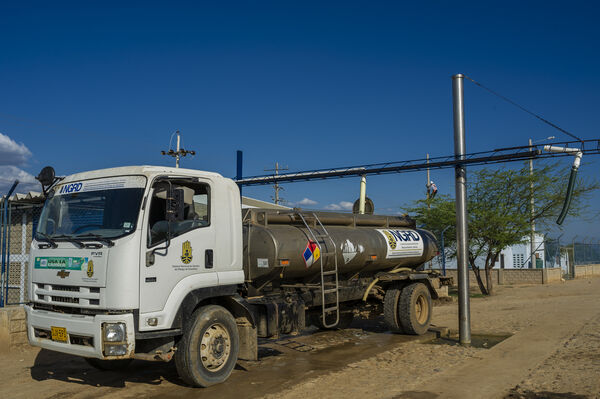 Aguas  Manaure La Guajira
Aguas  Manaure La Guajira.
Fecha: 30 Junio 2020
Para descargar esta fotografía en alta resolución, haga clic sobre la imagen hasta que la misma se despliegue en la pantalla completa; luego dé clic derecho y elija la opción "guardar imagen como".
En caso de publicación por cualquier medio, solicitamos acompañarla del crédito: "Foto EPM"

Palabras clave: Aguas  Manaure La Guajira