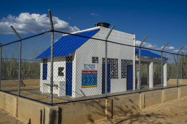 Aguas  Manaure La Guajira
Aguas  Manaure La Guajira.
Fecha: 30 Junio 2020
Para descargar esta fotografía en alta resolución, haga clic sobre la imagen hasta que la misma se despliegue en la pantalla completa; luego dé clic derecho y elija la opción "guardar imagen como".
En caso de publicación por cualquier medio, solicitamos acompañarla del crédito: "Foto EPM"

Palabras clave: Aguas  Manaure La Guajira