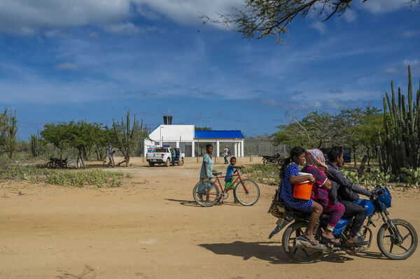 Aguas  Manaure La Guajira
Aguas  Manaure La Guajira.
Fecha: 30 Junio 2020
Para descargar esta fotografía en alta resolución, haga clic sobre la imagen hasta que la misma se despliegue en la pantalla completa; luego dé clic derecho y elija la opción "guardar imagen como".
En caso de publicación por cualquier medio, solicitamos acompañarla del crédito: "Foto EPM"

Palabras clave: Aguas  Manaure La Guajira