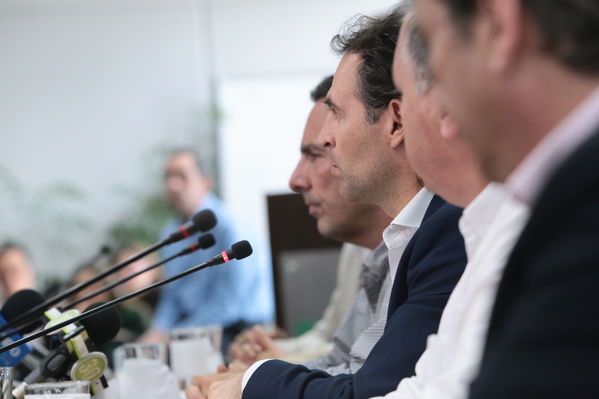 Rueda de prensa contingencia Hidroituango
Rueda de prensa contingencia Hidroituango.  
Fecha: 5 Junio 2018.
Para descargar esta fotografía en alta resolución, haga clic sobre la imagen hasta que la misma se despliegue en la pantalla completa; luego dé clic derecho y elija la opción "guardar imagen como". 
En caso de publicación por cualquier medio, solicitamos acompañarla del crédito: "Foto EPM"
Palabras clave: Rueda de prensa contingencia Hidroituango