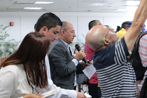 Rueda de prensa contingencia Hidroituango
Rueda de prensa contingencia Hidroituango.  
Fecha: 5 Junio 2018.
Para descargar esta fotografía en alta resolución, haga clic sobre la imagen hasta que la misma se despliegue en la pantalla completa; luego dé clic derecho y elija la opción "guardar imagen como". 
En caso de publicación por cualquier medio, solicitamos acompañarla del crédito: "Foto EPM"
Palabras clave: Rueda de prensa contingencia Hidroituango