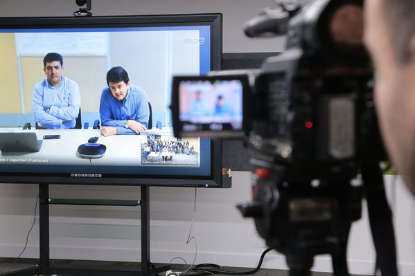 Rueda prensa Modificaciones actas
Rueda prensa Modificaciones actas
Fecha: 7 Junio 2018.
Para descargar esta fotografía en alta resolución, haga clic sobre la imagen hasta que la misma se despliegue en la pantalla completa; luego dé clic derecho y elija la opción "guardar imagen como". 
En caso de publicación por cualquier medio, solicitamos acompañarla del crédito: "Foto EPM"
Palabras clave: Rueda prensa Modificaciones actas