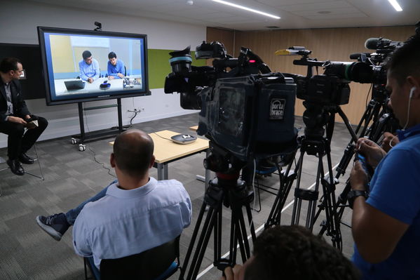 Rueda prensa Modificaciones actas
Rueda prensa Modificaciones actas
Fecha: 7 Junio 2018.
Para descargar esta fotografía en alta resolución, haga clic sobre la imagen hasta que la misma se despliegue en la pantalla completa; luego dé clic derecho y elija la opción "guardar imagen como". 
En caso de publicación por cualquier medio, solicitamos acompañarla del crédito: "Foto EPM"
Palabras clave: Rueda prensa Modificaciones actas