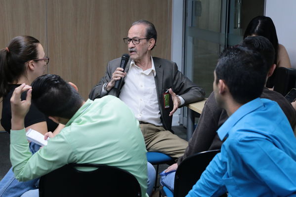 Rueda prensa Modificaciones actas
Rueda prensa Modificaciones actas
Fecha: 7 Junio 2018.
Para descargar esta fotografía en alta resolución, haga clic sobre la imagen hasta que la misma se despliegue en la pantalla completa; luego dé clic derecho y elija la opción "guardar imagen como". 
En caso de publicación por cualquier medio, solicitamos acompañarla del crédito: "Foto EPM"
Palabras clave: Rueda prensa Modificaciones actas