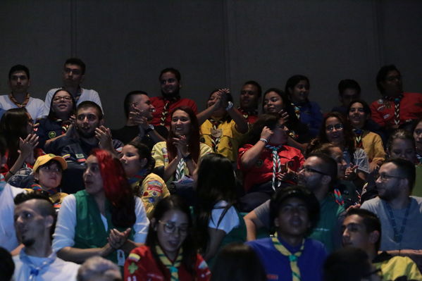 Lanzamiento Concurso Especialidad Scout Cuidamundos EPM
Lanzamiento del Concurso Especialidad Scout Cuidamundos EPM
Fecha: Junio 7 de 2019. 
Para descargar esta fotografía en alta resolución, haga clic sobre la imagen hasta que la misma se despliegue en la pantalla completa; luego dé clic derecho y elija la opción "guardar imagen como". 
En caso de publicación por cualquier medio, solicitamos acompañarla del crédito: "Foto EPM"
Palabras clave: Lanzamiento Concurso Especialidad Scout Cuidamundos EPM