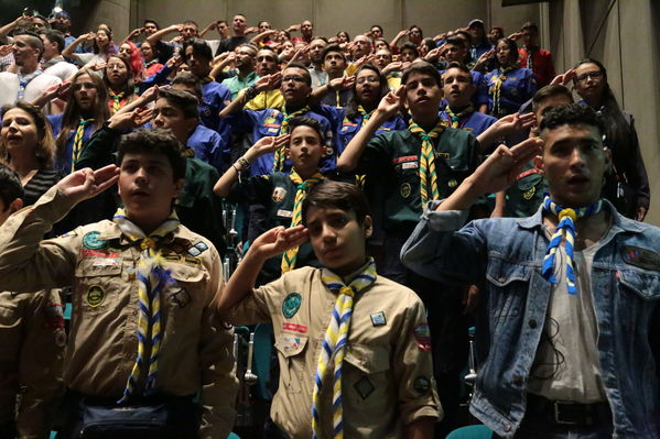 Lanzamiento Concurso Especialidad Scout Cuidamundos EPM
Lanzamiento del Concurso Especialidad Scout Cuidamundos EPM
Fecha: Junio 7 de 2019. 
Para descargar esta fotografía en alta resolución, haga clic sobre la imagen hasta que la misma se despliegue en la pantalla completa; luego dé clic derecho y elija la opción "guardar imagen como". 
En caso de publicación por cualquier medio, solicitamos acompañarla del crédito: "Foto EPM"
Palabras clave: Lanzamiento Concurso Especialidad Scout Cuidamundos EPM