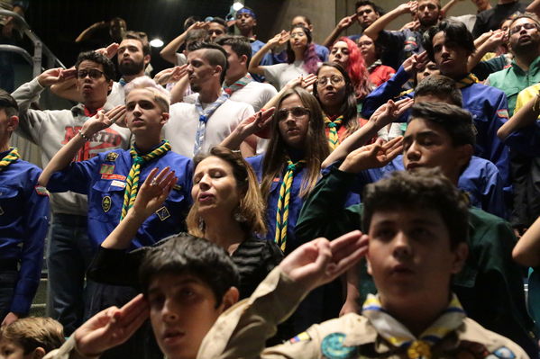 Lanzamiento Concurso Especialidad Scout Cuidamundos EPM
Lanzamiento del Concurso Especialidad Scout Cuidamundos EPM
Fecha: Junio 7 de 2019. 
Para descargar esta fotografía en alta resolución, haga clic sobre la imagen hasta que la misma se despliegue en la pantalla completa; luego dé clic derecho y elija la opción "guardar imagen como". 
En caso de publicación por cualquier medio, solicitamos acompañarla del crédito: "Foto EPM"
Palabras clave: Lanzamiento Concurso Especialidad Scout Cuidamundos EPM