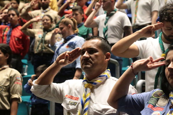 Lanzamiento Concurso Especialidad Scout Cuidamundos EPM
Lanzamiento del Concurso Especialidad Scout Cuidamundos EPM
Fecha: Junio 7 de 2019. 
Para descargar esta fotografía en alta resolución, haga clic sobre la imagen hasta que la misma se despliegue en la pantalla completa; luego dé clic derecho y elija la opción "guardar imagen como". 
En caso de publicación por cualquier medio, solicitamos acompañarla del crédito: "Foto EPM"
Palabras clave: Lanzamiento Concurso Especialidad Scout Cuidamundos EPM