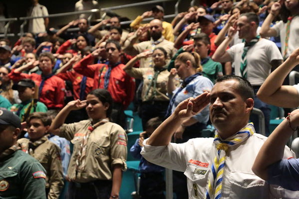 Lanzamiento Concurso Especialidad Scout Cuidamundos EPM
Lanzamiento del Concurso Especialidad Scout Cuidamundos EPM
Fecha: Junio 7 de 2019. 
Para descargar esta fotografía en alta resolución, haga clic sobre la imagen hasta que la misma se despliegue en la pantalla completa; luego dé clic derecho y elija la opción "guardar imagen como". 
En caso de publicación por cualquier medio, solicitamos acompañarla del crédito: "Foto EPM"
Palabras clave: Lanzamiento Concurso Especialidad Scout Cuidamundos EPM