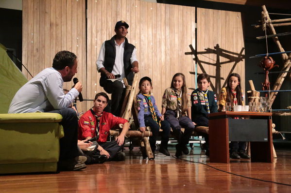 Lanzamiento Concurso Especialidad Scout Cuidamundos EPM
Lanzamiento del Concurso Especialidad Scout Cuidamundos EPM
Fecha: Junio 7 de 2019. 
Para descargar esta fotografía en alta resolución, haga clic sobre la imagen hasta que la misma se despliegue en la pantalla completa; luego dé clic derecho y elija la opción "guardar imagen como". 
En caso de publicación por cualquier medio, solicitamos acompañarla del crédito: "Foto EPM"
Palabras clave: Lanzamiento Concurso Especialidad Scout Cuidamundos EPM