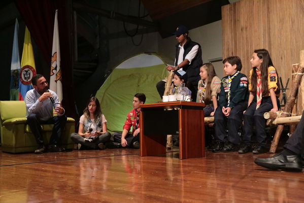 Lanzamiento Concurso Especialidad Scout Cuidamundos EPM
Lanzamiento del Concurso Especialidad Scout Cuidamundos EPM
Fecha: Junio 7 de 2019. 
Para descargar esta fotografía en alta resolución, haga clic sobre la imagen hasta que la misma se despliegue en la pantalla completa; luego dé clic derecho y elija la opción "guardar imagen como". 
En caso de publicación por cualquier medio, solicitamos acompañarla del crédito: "Foto EPM"
Palabras clave: Lanzamiento Concurso Especialidad Scout Cuidamundos EPM