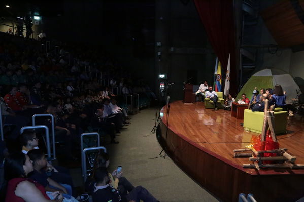 Lanzamiento Concurso Especialidad Scout Cuidamundos EPM
Lanzamiento del Concurso Especialidad Scout Cuidamundos EPM
Fecha: Junio 7 de 2019. 
Para descargar esta fotografía en alta resolución, haga clic sobre la imagen hasta que la misma se despliegue en la pantalla completa; luego dé clic derecho y elija la opción "guardar imagen como". 
En caso de publicación por cualquier medio, solicitamos acompañarla del crédito: "Foto EPM"
Palabras clave: Lanzamiento Concurso Especialidad Scout Cuidamundos EPM
