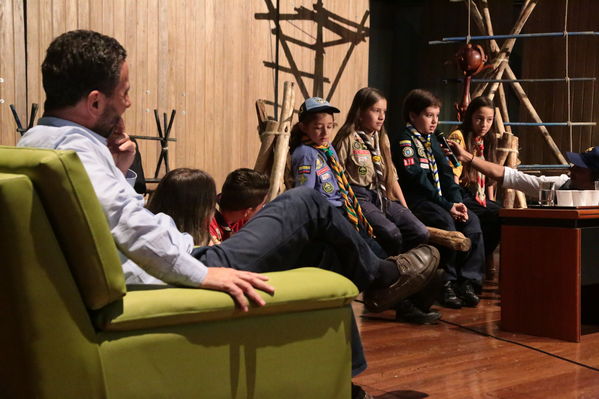 Lanzamiento Concurso Especialidad Scout Cuidamundos EPM
Lanzamiento del Concurso Especialidad Scout Cuidamundos EPM
Fecha: Junio 7 de 2019. 
Para descargar esta fotografía en alta resolución, haga clic sobre la imagen hasta que la misma se despliegue en la pantalla completa; luego dé clic derecho y elija la opción "guardar imagen como". 
En caso de publicación por cualquier medio, solicitamos acompañarla del crédito: "Foto EPM"
Palabras clave: Lanzamiento Concurso Especialidad Scout Cuidamundos EPM