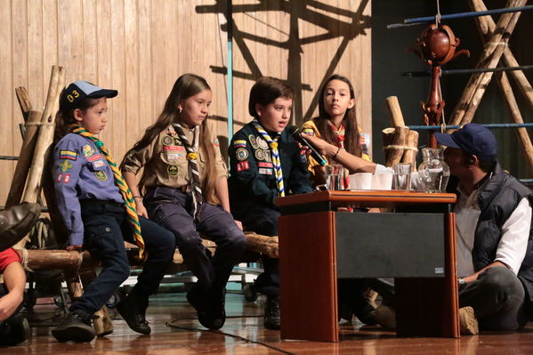 Lanzamiento Concurso Especialidad Scout Cuidamundos EPM
Lanzamiento del Concurso Especialidad Scout Cuidamundos EPM
Fecha: Junio 7 de 2019. 
Para descargar esta fotografía en alta resolución, haga clic sobre la imagen hasta que la misma se despliegue en la pantalla completa; luego dé clic derecho y elija la opción "guardar imagen como". 
En caso de publicación por cualquier medio, solicitamos acompañarla del crédito: "Foto EPM"
Palabras clave: Lanzamiento Concurso Especialidad Scout Cuidamundos EPM
