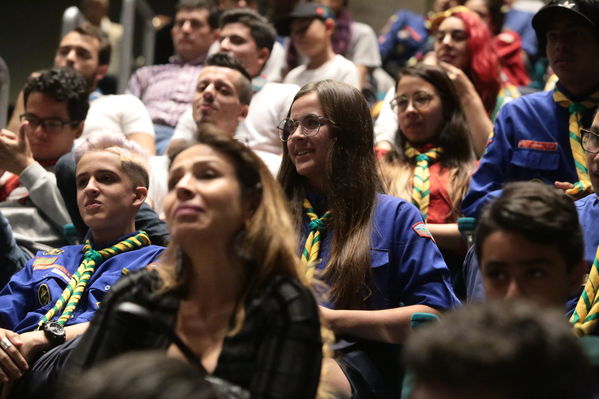 Lanzamiento Concurso Especialidad Scout Cuidamundos EPM
Lanzamiento del Concurso Especialidad Scout Cuidamundos EPM
Fecha: Junio 7 de 2019. 
Para descargar esta fotografía en alta resolución, haga clic sobre la imagen hasta que la misma se despliegue en la pantalla completa; luego dé clic derecho y elija la opción "guardar imagen como". 
En caso de publicación por cualquier medio, solicitamos acompañarla del crédito: "Foto EPM"
Palabras clave: Lanzamiento Concurso Especialidad Scout Cuidamundos EPM