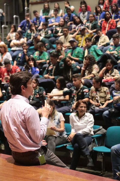 Lanzamiento concurso Especialidad Scout Cuidamundos EPM
Lanzamiento del Concurso Especialidad Scout Cuidamundos EPM
Fecha: Junio 7 de 2019. 
Para descargar esta fotografía en alta resolución, haga clic sobre la imagen hasta que la misma se despliegue en la pantalla completa; luego dé clic derecho y elija la opción "guardar imagen como". 
En caso de publicación por cualquier medio, solicitamos acompañarla del crédito: "Foto EPM"
Palabras clave: Lanzamiento concurso Especialidad Scout Cuidamundos EPM