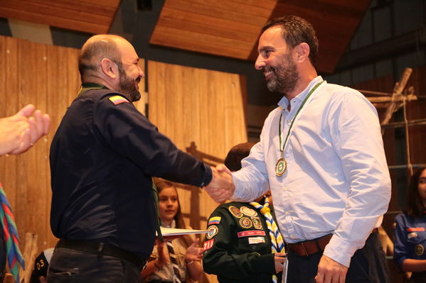 Lanzamiento concurso Especialidad Scout Cuidamundos EPM
Lanzamiento del Concurso Especialidad Scout Cuidamundos EPM
Fecha: Junio 7 de 2019. 
Para descargar esta fotografía en alta resolución, haga clic sobre la imagen hasta que la misma se despliegue en la pantalla completa; luego dé clic derecho y elija la opción "guardar imagen como". 
En caso de publicación por cualquier medio, solicitamos acompañarla del crédito: "Foto EPM"
Palabras clave: Lanzamiento concurso Especialidad Scout Cuidamundos EPM