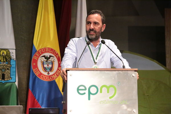Lanzamiento concurso Especialidad Scout Cuidamundos EPM
Lanzamiento del Concurso Especialidad Scout Cuidamundos EPM
Fecha: Junio 7 de 2019. 
Para descargar esta fotografía en alta resolución, haga clic sobre la imagen hasta que la misma se despliegue en la pantalla completa; luego dé clic derecho y elija la opción "guardar imagen como". 
En caso de publicación por cualquier medio, solicitamos acompañarla del crédito: "Foto EPM"
Palabras clave: Lanzamiento concurso Especialidad Scout Cuidamundos EPM